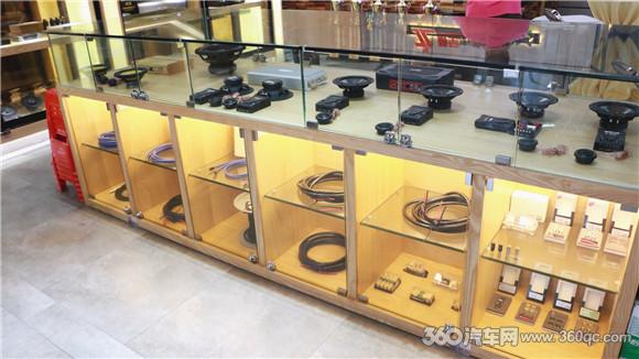将莞式服务进行到底祝贺东莞精至汽车音响南城旗舰店开业